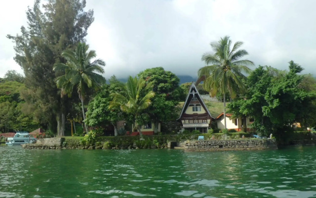 Tuk Tuk Timbul Bungalows