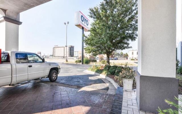 OYO Townhouse Oklahoma City Airport
