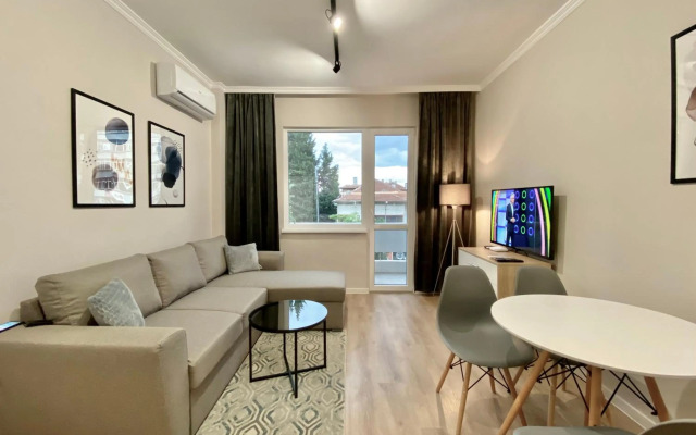 Stylish Top Centre Apartment for 4 guests