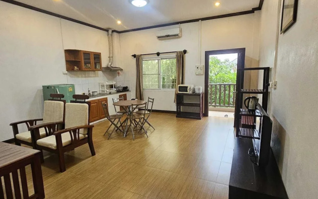 Ali Xayathit Apartment & Hotel