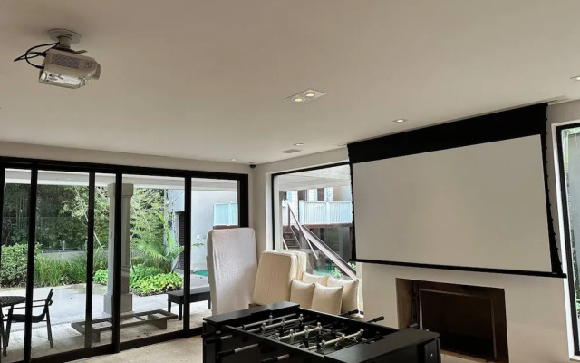Mans o 6 Suites Riviera