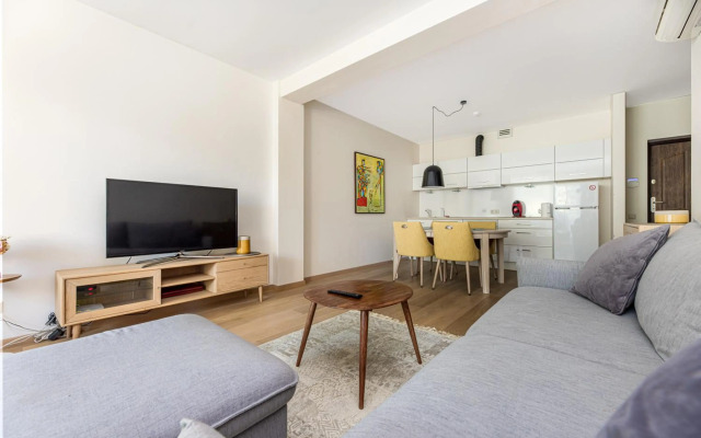 BIRUTĖS ALLEY 43, By Cohost