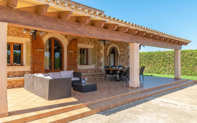 Sa Cumuna in Campos With 3 Bedrooms and 2 Bathrooms