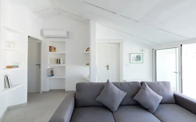 Romantic Apartment With Terrace by Wonderful Italy