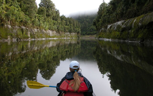 Canoe Safaris Lodge