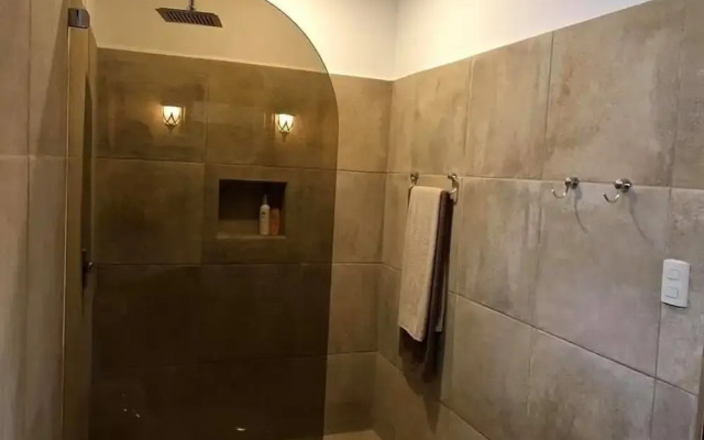 Good Life Lodge