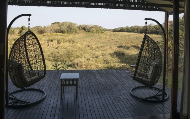 Makakatana Bay Lodge