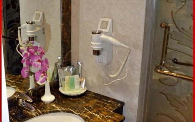 Al Isra CROM Hotel