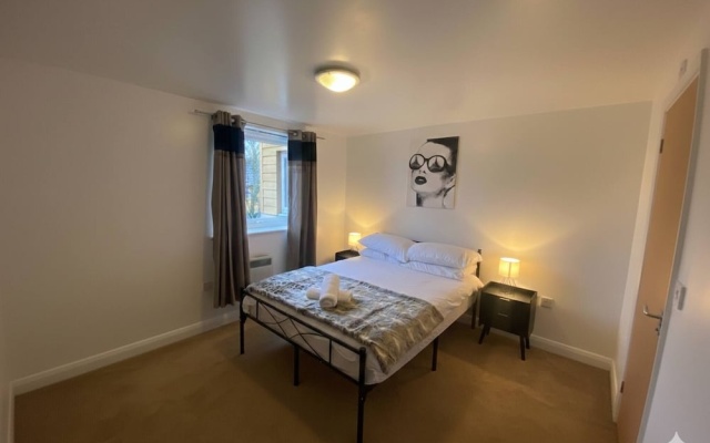 Stylish 2 - Bed Manning Gardens