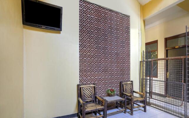 OYO 3842 Eiffel Ketintang Unesa Syariah