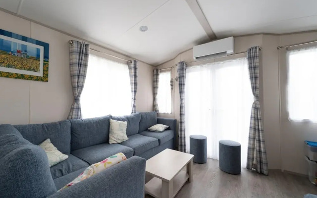 Chalet in Renesse With Garden