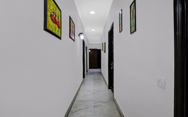 Oyo 15954 Connaught Mews