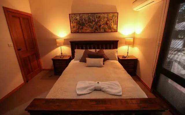 The Lodges – Guest Rooms – Halls Gap