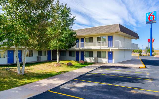 Motel 6 Laramie, WY