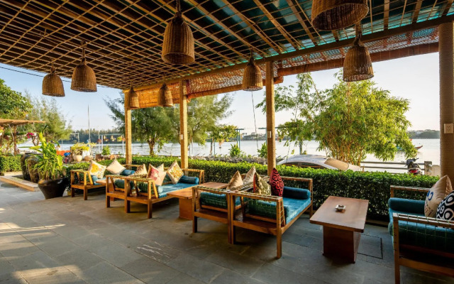 Triple Riverside Villa Hotel Hoian