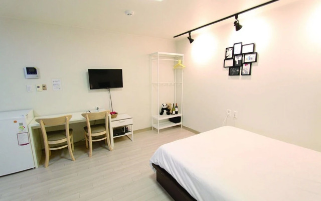 DK House