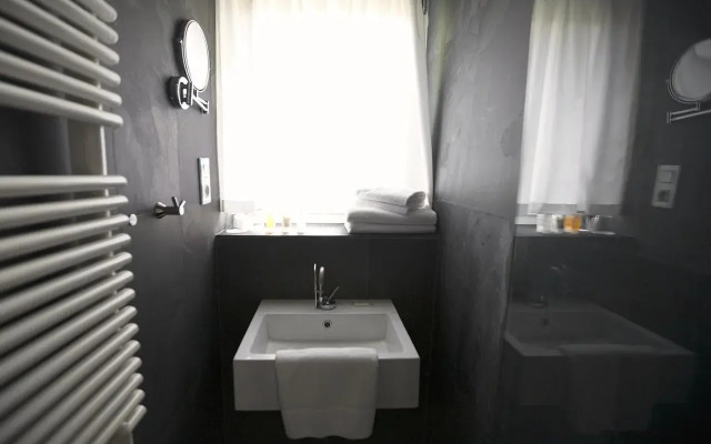 Hotel Noir