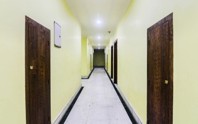 OYO 27675 Hotel Am Palace