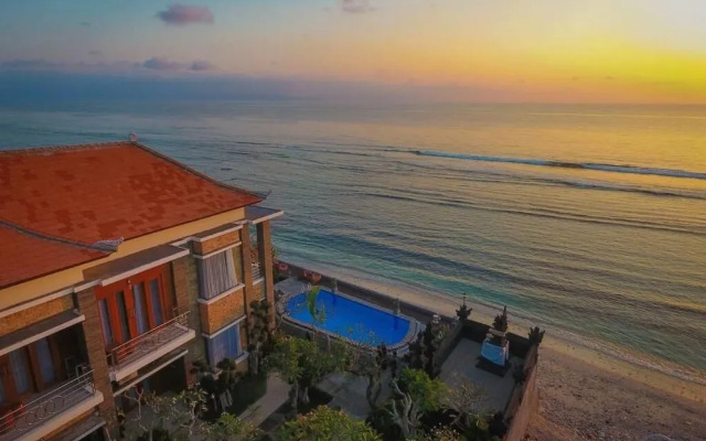 Green Beach Inn