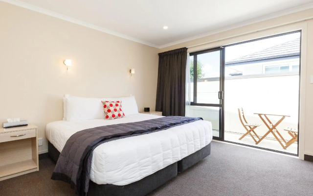 Kauri Court Motel and Apartments