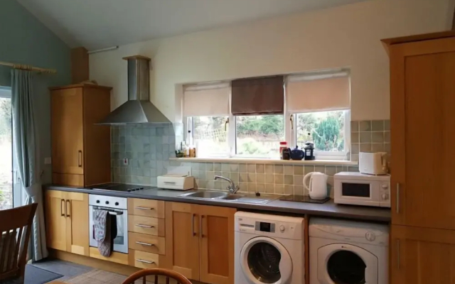 Ethan House Holiday Suites