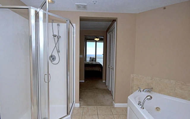 Colonnades 1202 - 3 Br condo