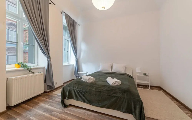 RentPlanet - plac Uniwersytecki
