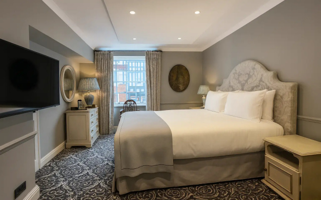 No. 30 Knightsbridge