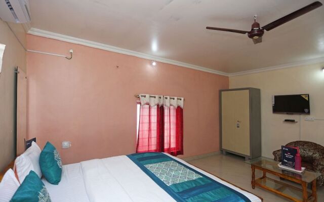 OYO 9009 near Railway Station