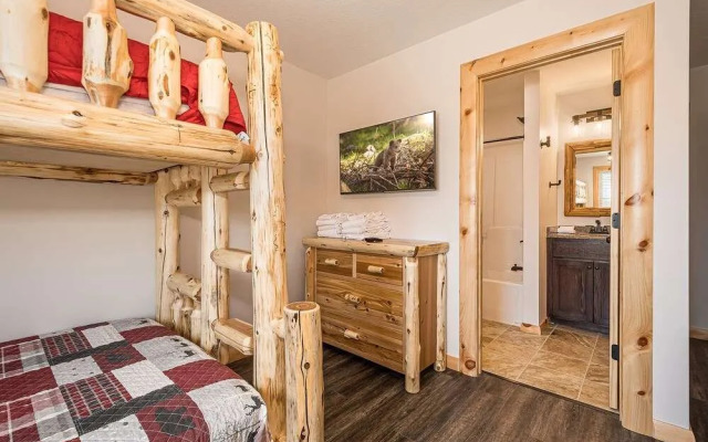 Mountain Crest Lodge