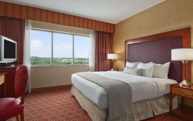 Отель Embassy Suites by Hilton Charlotte Concord Golf Resort & Spa