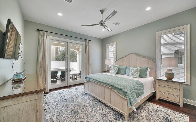 Bella Destina by RedAwning