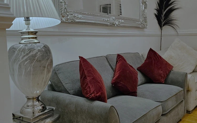 White Tulip Central 3bedroom Duplex Loft