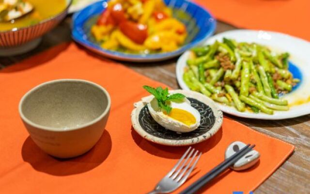 Xingyi Yunqi No.1 Inn (Xia Nahui Branch, Wanfenglin Scenic Area)