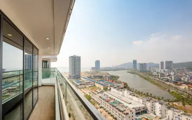 DeLaSea Ha Long Hotel