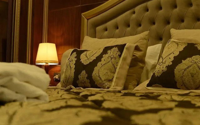 Joyy Hotel & Spa