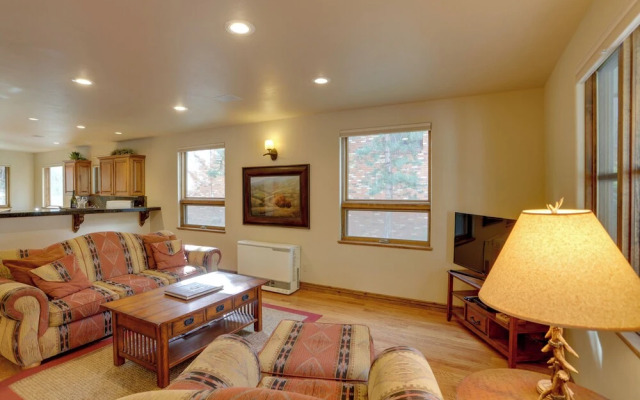 Patio & Mountain Views: Central Ouray Getaway!