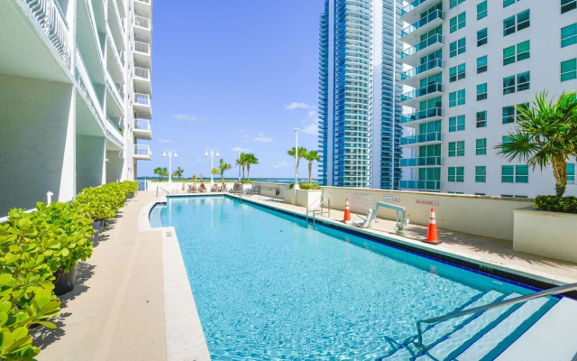 Amazing 3 BR Apartment At Brickell