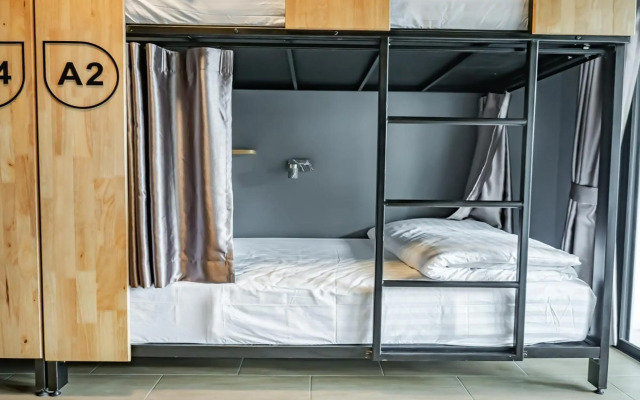Ray Coffee Bar & Hostel - Adults Only