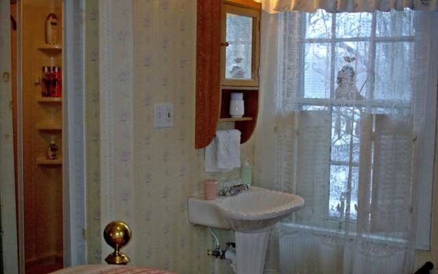 Nichols Guest House B & B