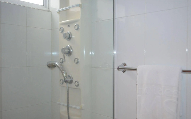 Basic Hotel Centenario by Hoteles MS
