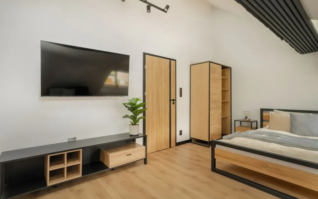 Secret Garden Apartment by Renters