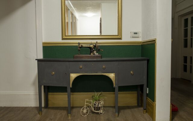 The Maycliffe Hotel by Paymán Club