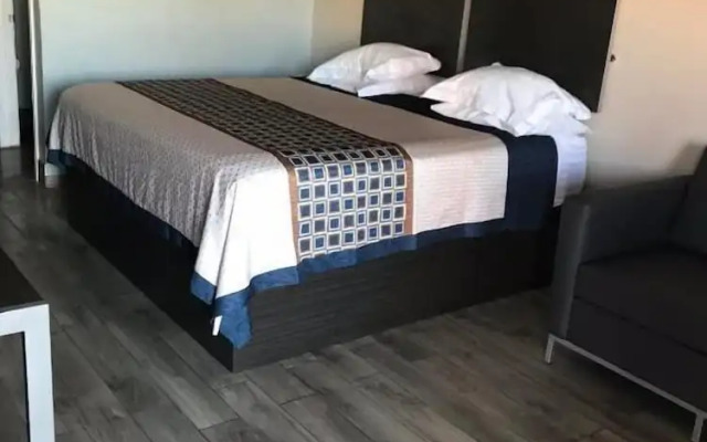 SouthTown SA Inn