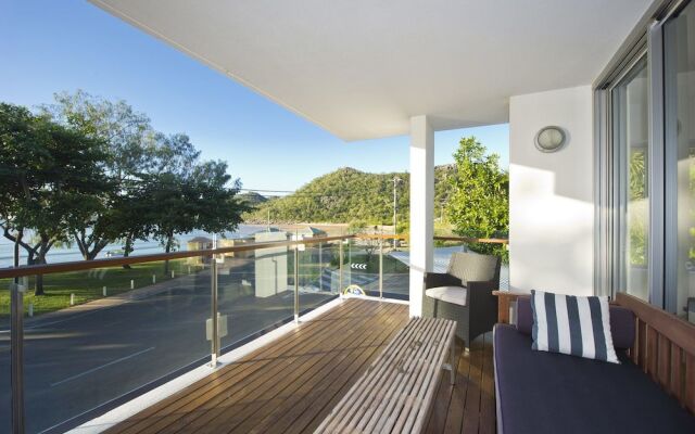 Maggies Beachfront Apt. 10