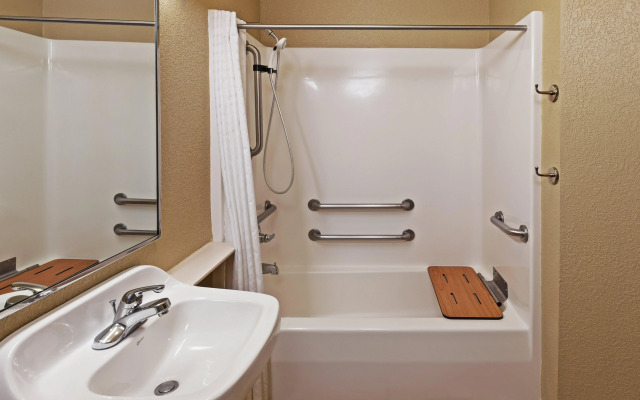 Candlewood Suites St Robert by IHG