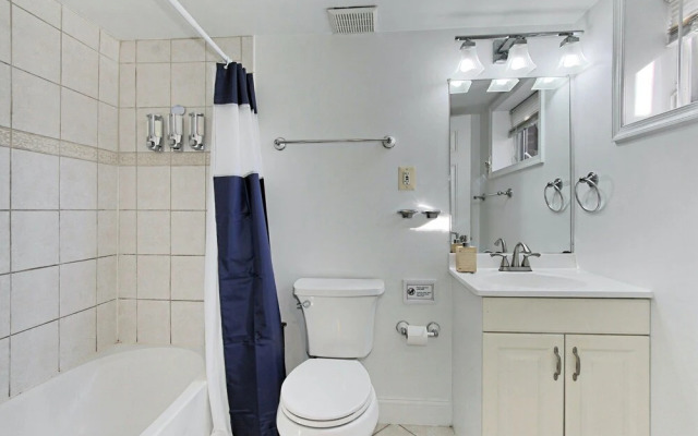 Beautiful 3br/2ba Colonial House | CozySuites