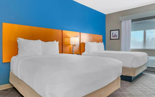 Comfort Suites Auburn Hills-Detroit