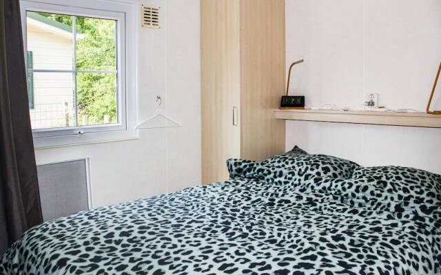 Stunning Home in Rheezerveen With 2 Bedrooms and Wifi