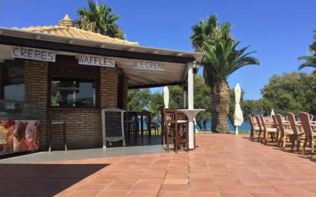 Oasis Hotel Kyparissia